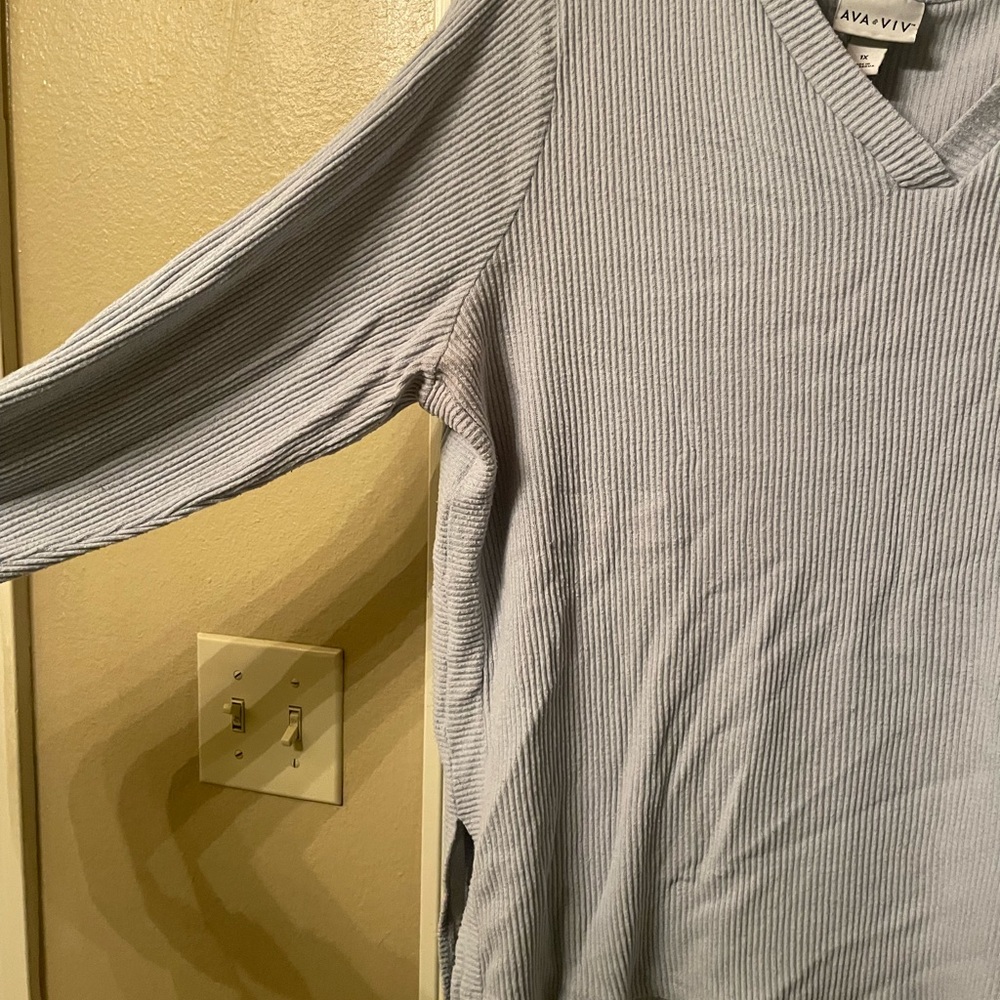 Blue sweater - Picture 9 of 12